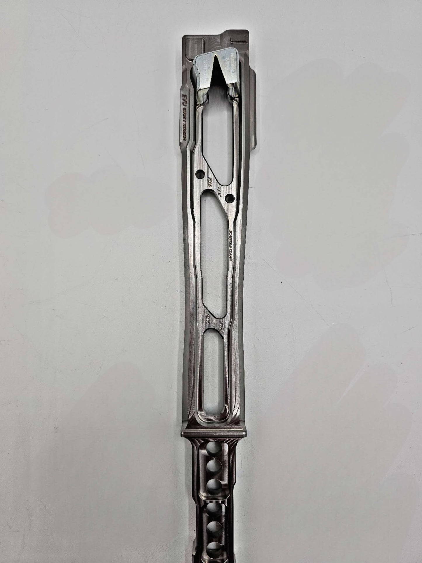 Poignées Kinetic Customs Titan (Titane)